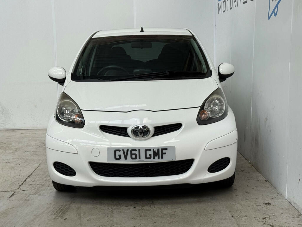 Toyota Aygo 1.0 Vvt-i Go Euro 5 White #2
