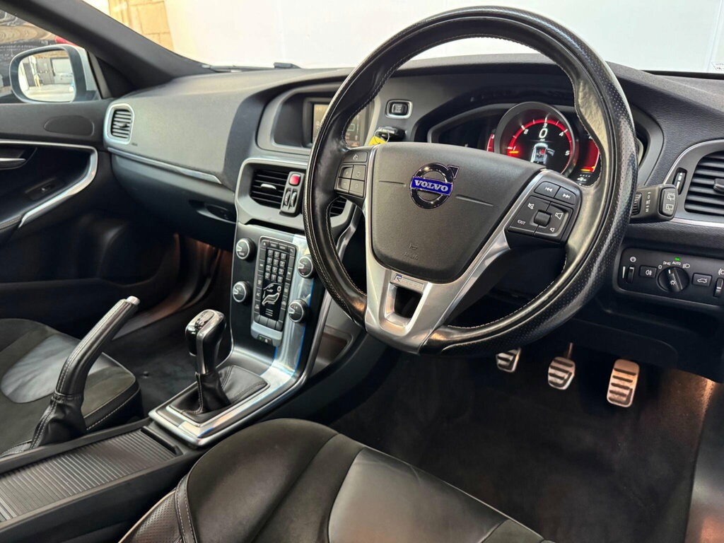 Volvo V40 2.0 D2 R-design Euro 6 Ss Blue #3