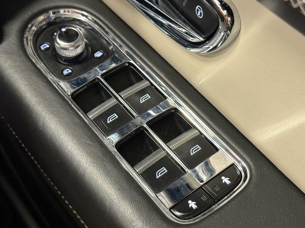 Bentley Bentayga 3.0 Tfsi V6 17.3Kwh Suv Plug-in Hybrid Grey #38