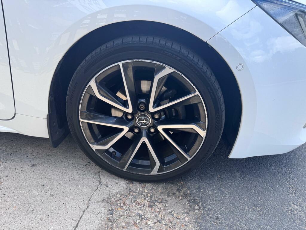 Toyota Corolla Corolla Excel Vvt-i Hev Cvt Red #27