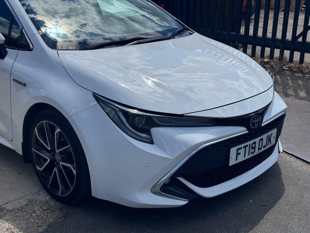 Toyota Corolla Excel White #2