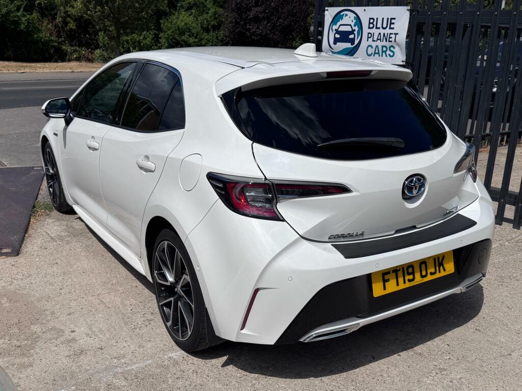 Toyota Corolla Excel White #5