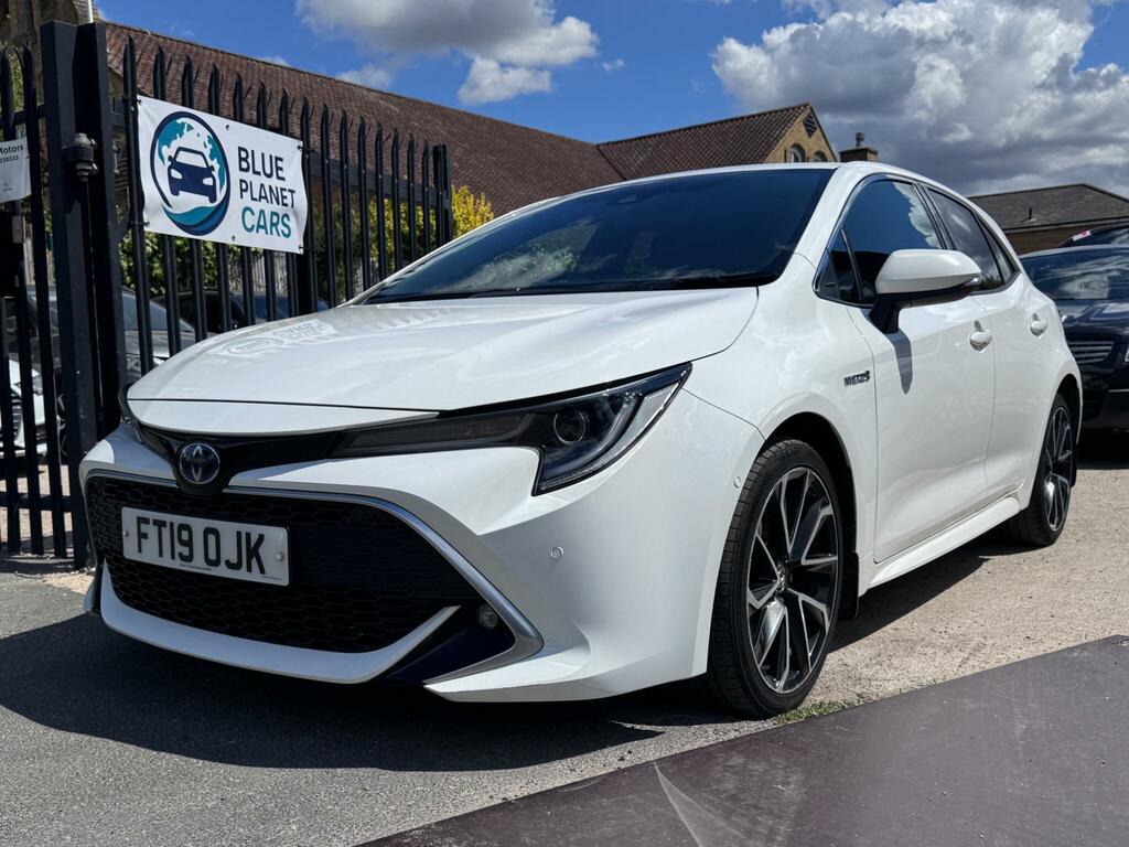 Toyota Corolla Excel White #4