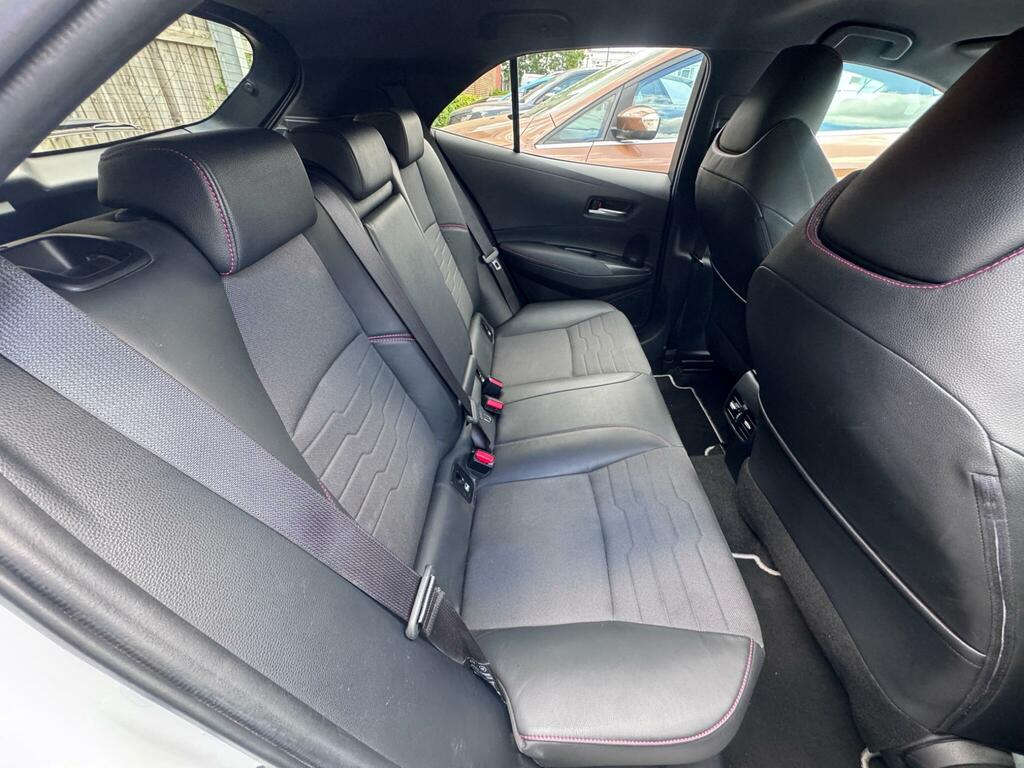 Toyota Corolla Corolla Excel Vvt-i Hev Cvt Red #21
