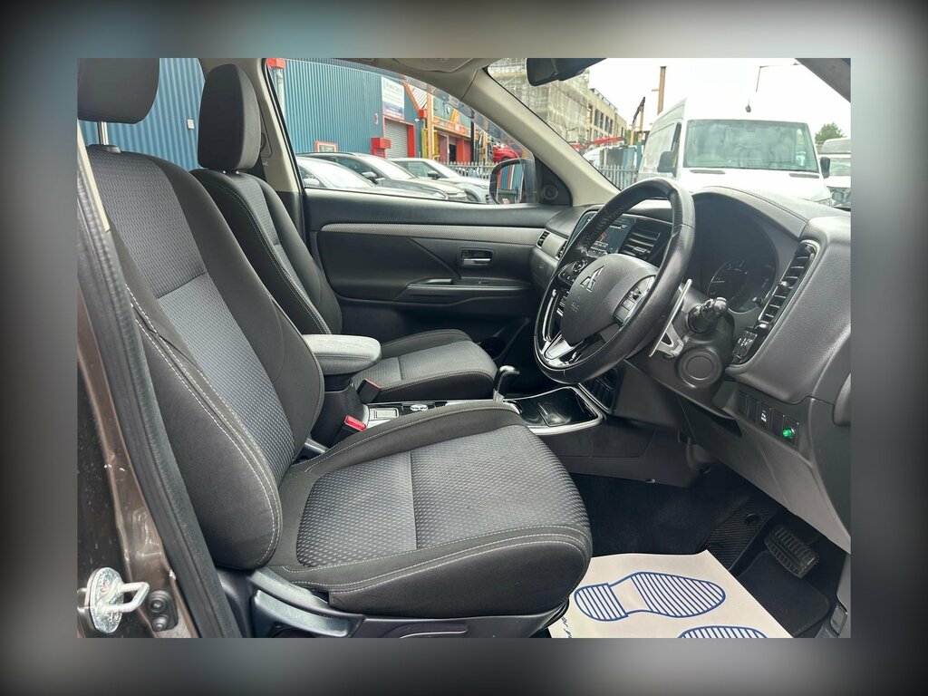 Mitsubishi Outlander 2.2 Di-d 3 4Wd Euro 6 CV68RNF Brown #6