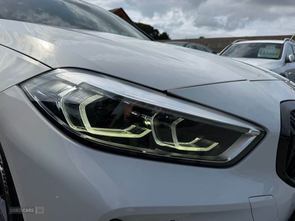 BMW 1 Series 118D M Sport White #4