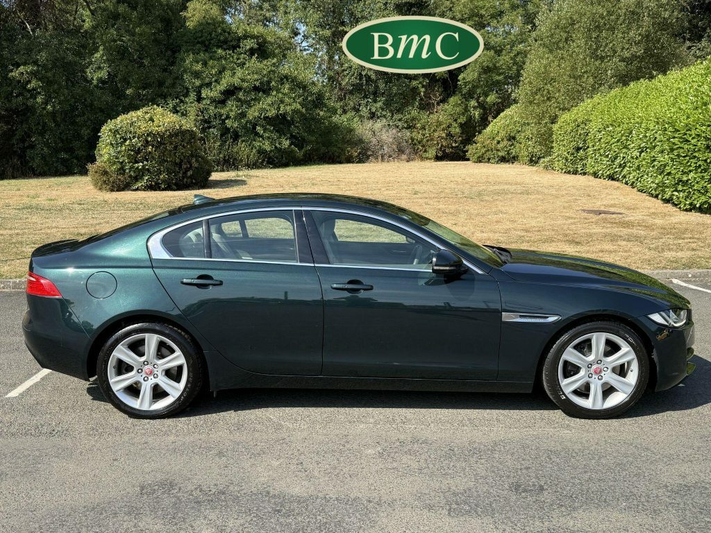 Jaguar XE 2.0 Gtdi Portfolio Euro 6 S S Green #2