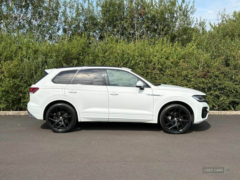 Volkswagen Touareg 3.0 V6 Tdi 4Motion R-line Tech Tip RO69UDL White #2