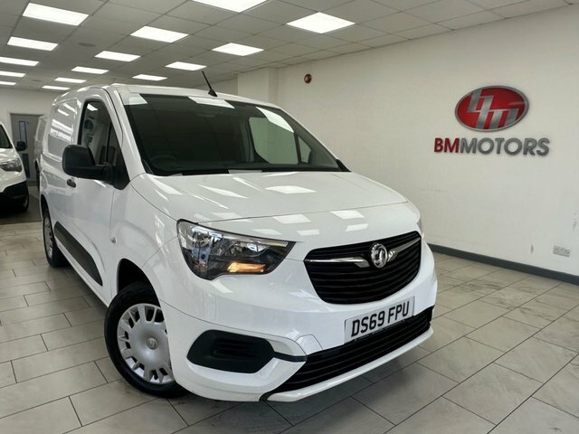 Vauxhall Combo 1.5 Turbo D 2000 Sportive Panel Van Man White