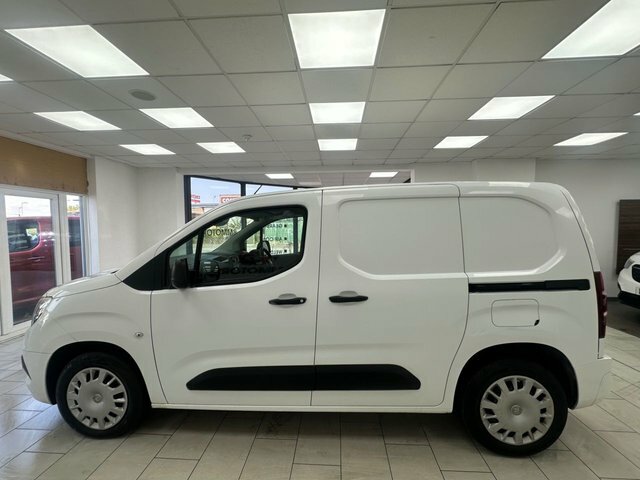 Vauxhall Combo 1.5 Turbo D 2000 Sportive Panel Van Man White #6
