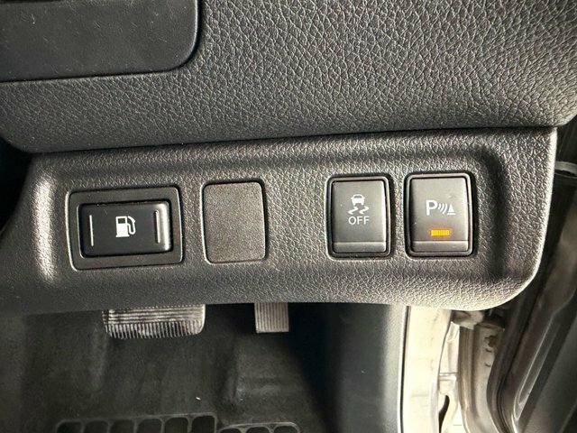 Nissan Navara 2.3 Dci Tekna Pickup Double Cab Silver #33
