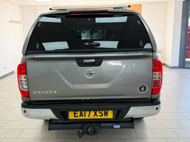 Nissan Navara 2.3 Dci Tekna Pickup Double Cab Silver #10