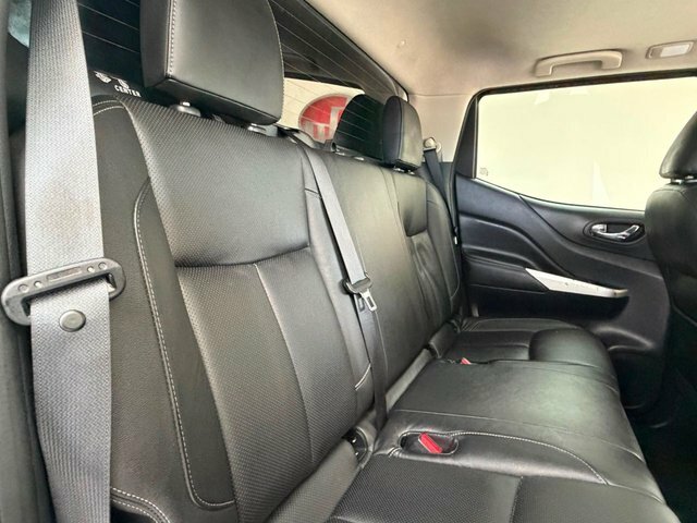 Nissan Navara 2.3 Dci Tekna Pickup Double Cab Silver #51
