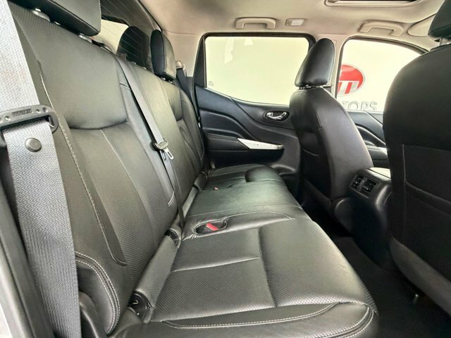 Nissan Navara 2.3 Dci Tekna Pickup Double Cab Silver #49