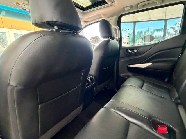 Nissan Navara 2.3 Dci Tekna Pickup Double Cab Silver #56