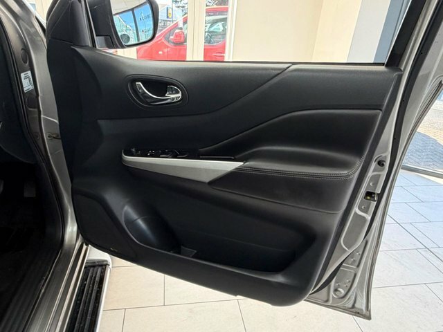 Nissan Navara 2.3 Dci Tekna Pickup Double Cab Silver #24