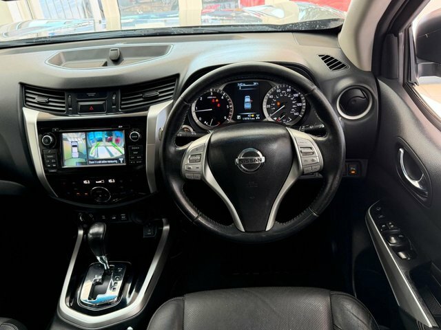 Nissan Navara 2.3 Dci Tekna Pickup Double Cab 4W Grey #4