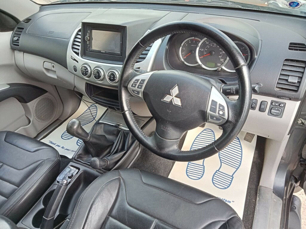 Mitsubishi L200 2.5 Di-d Barbarian 2012 Grey #2