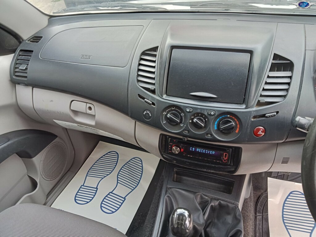 Mitsubishi L200 Pickup 2.5 Di-d Barbarian Pickup Double Cab 4Wd White #7