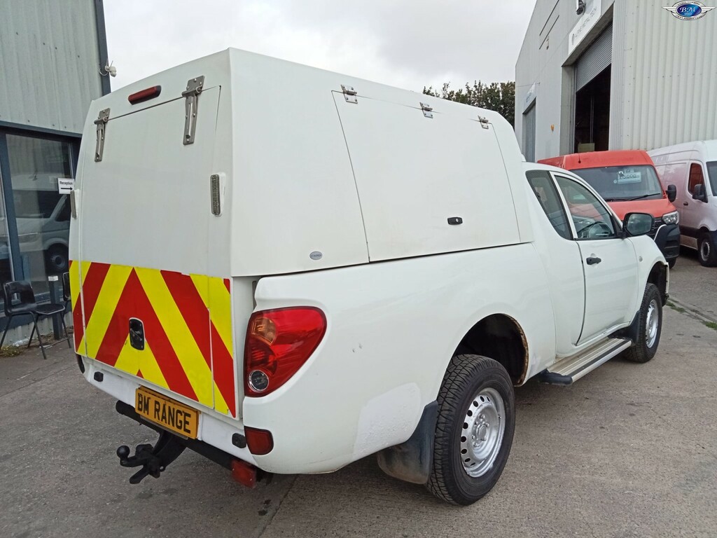 Mitsubishi L200 Pickup 2.5 Di-d Barbarian Pickup Double Cab 4Wd White #6