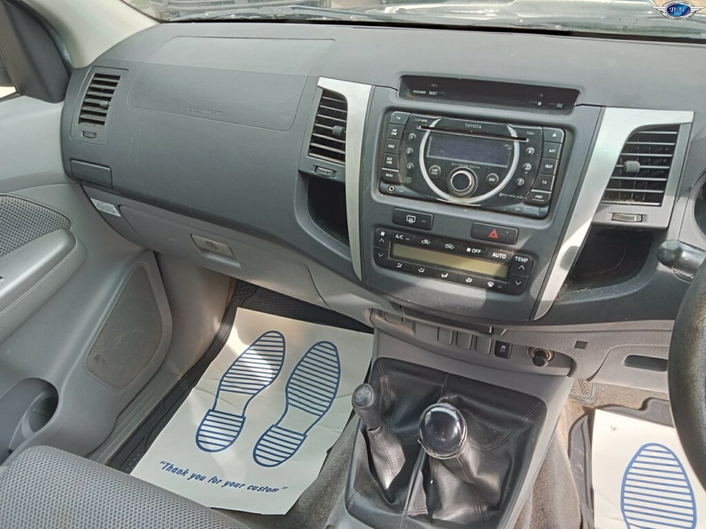 Toyota HILUX 2.5 D-4d Hl3 2010 Silver #8