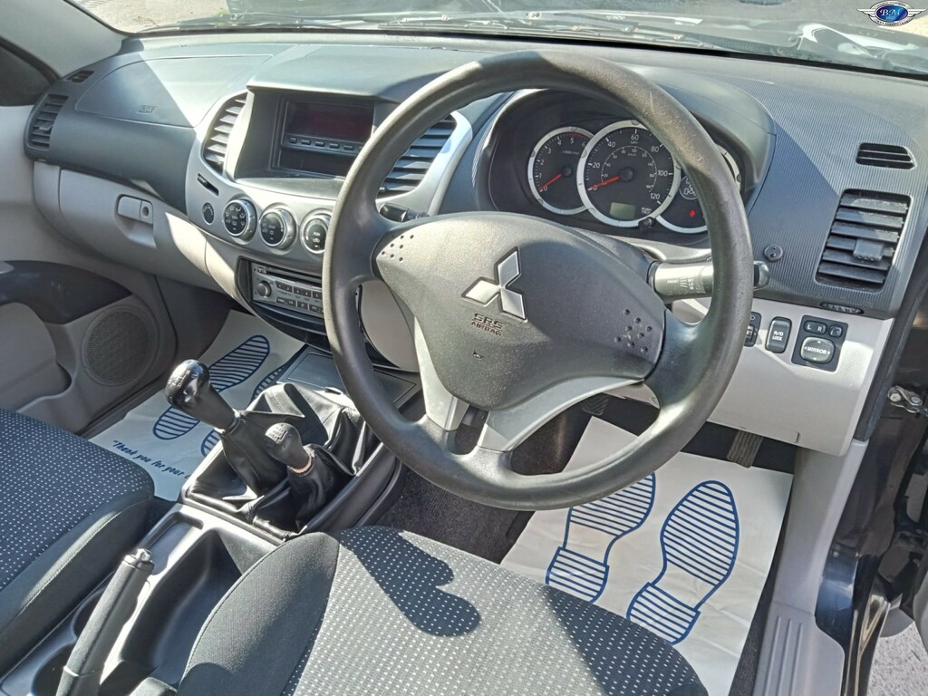 Mitsubishi L200 2.5 Di-d Trojan Black #2