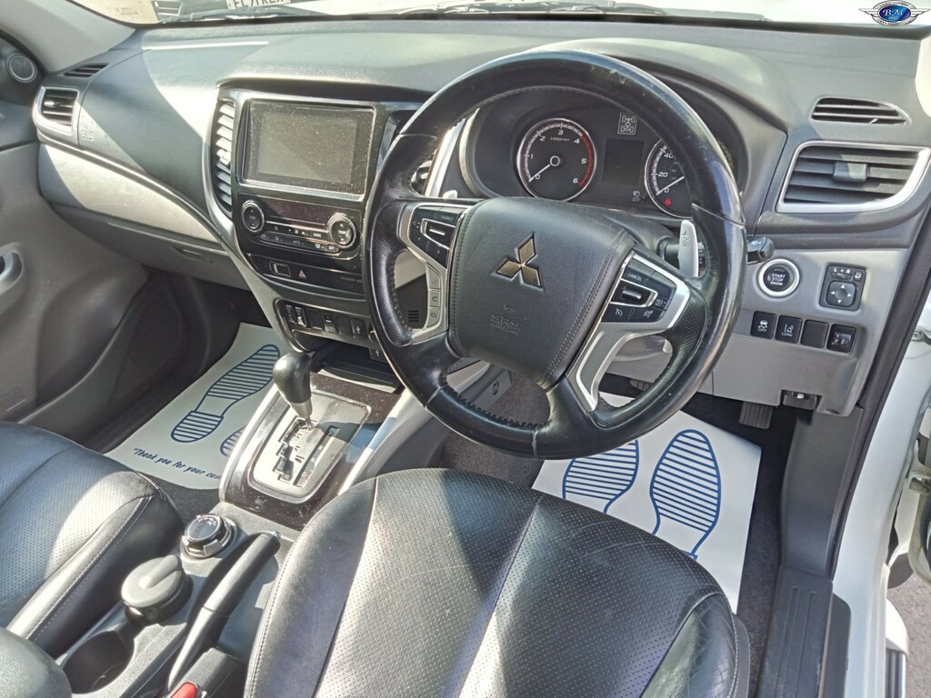 Mitsubishi L200 2.4 Di-d Dc Warrior White #2