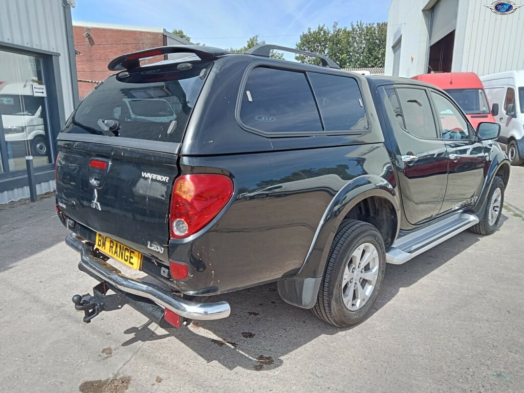 Mitsubishi L200 2.5 Di-d Warrior Black #5