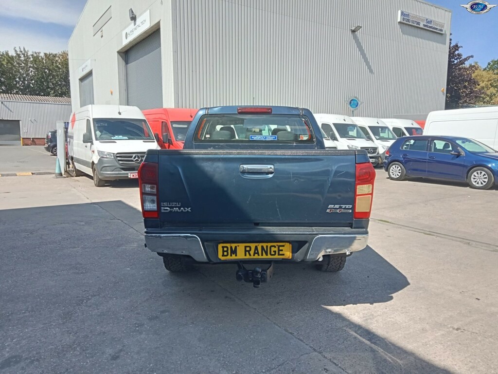 Isuzu D-Max 2.5 Td Yukon 2015 Blue #6