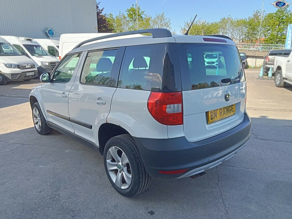 Skoda Yeti 1.6 Tdi Greenline II Se White #5