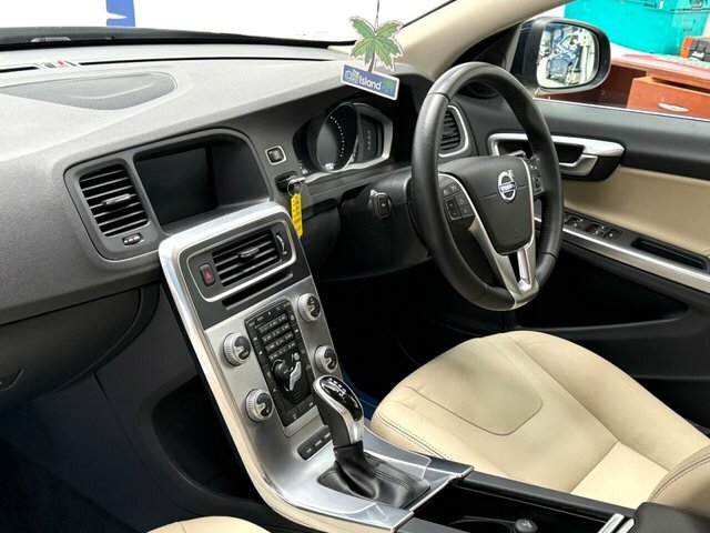 Volvo V60 D5 Twin Engine Se Blue #4