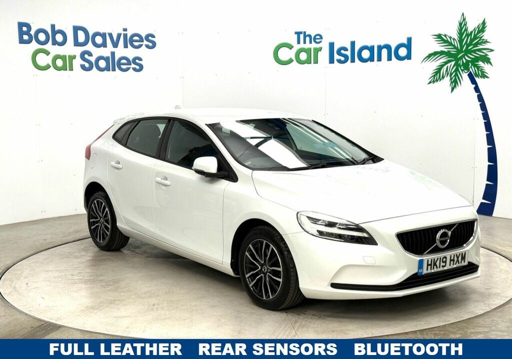 Volvo V40 T2 Gpf Momentum Hatchback White