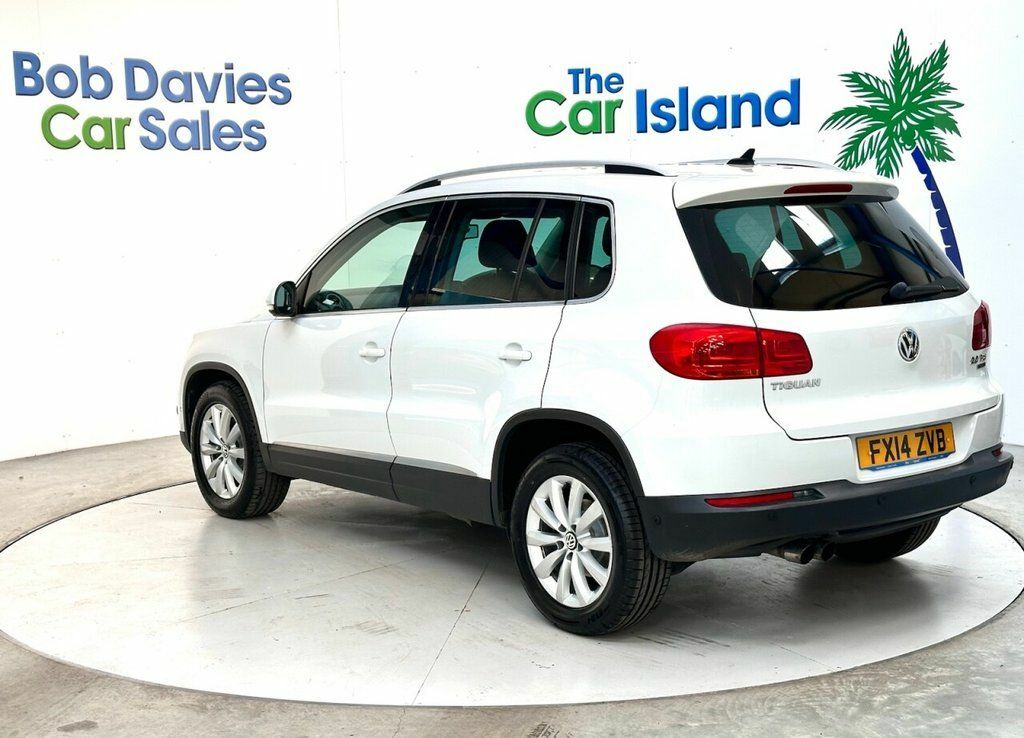 Volkswagen Tiguan Suv  #7