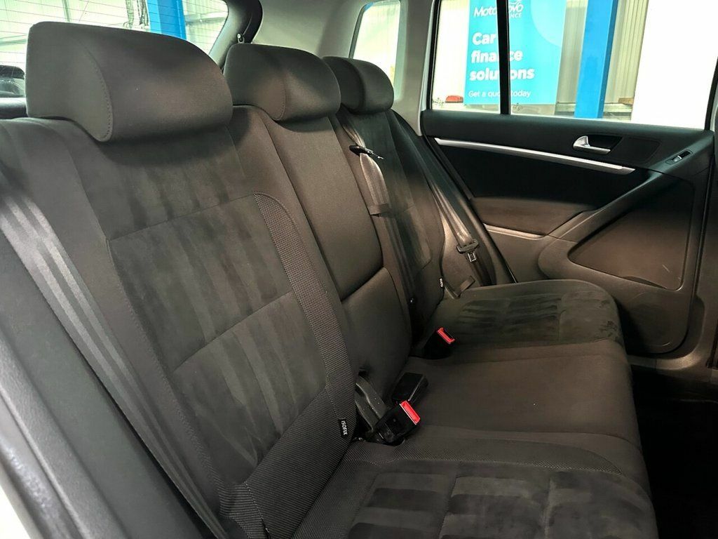 Volkswagen Tiguan Suv  #31