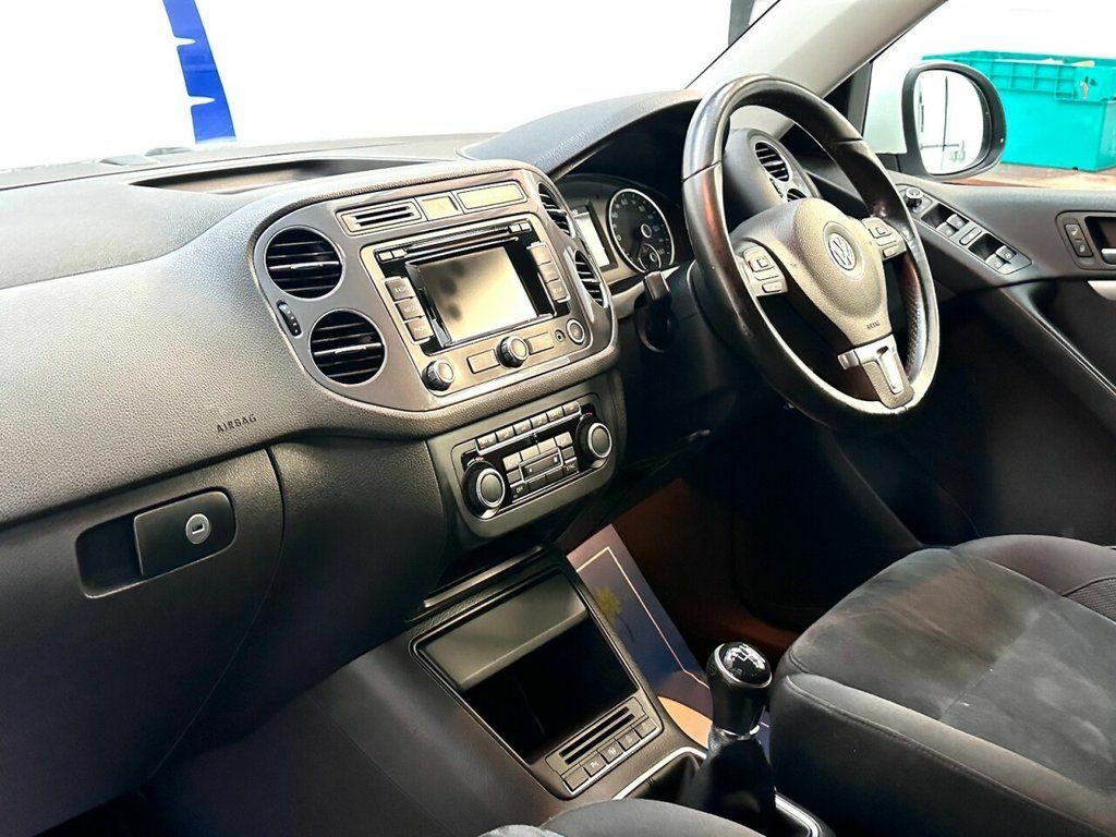 Volkswagen Tiguan Suv  #4