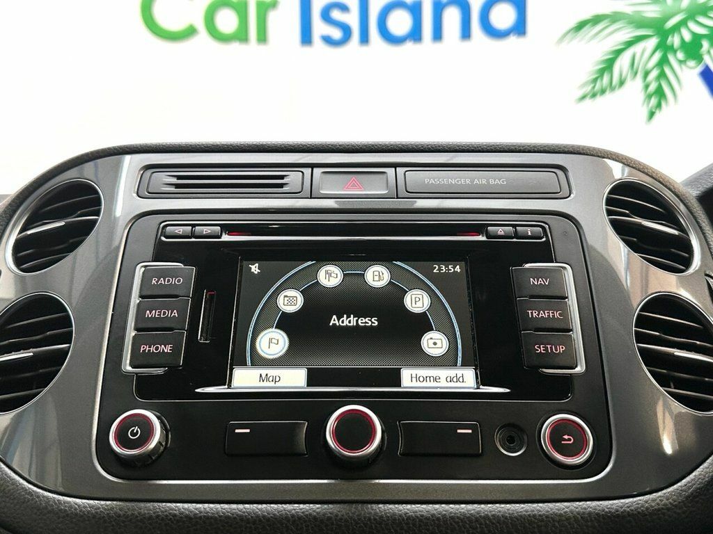 Volkswagen Tiguan Suv  #25