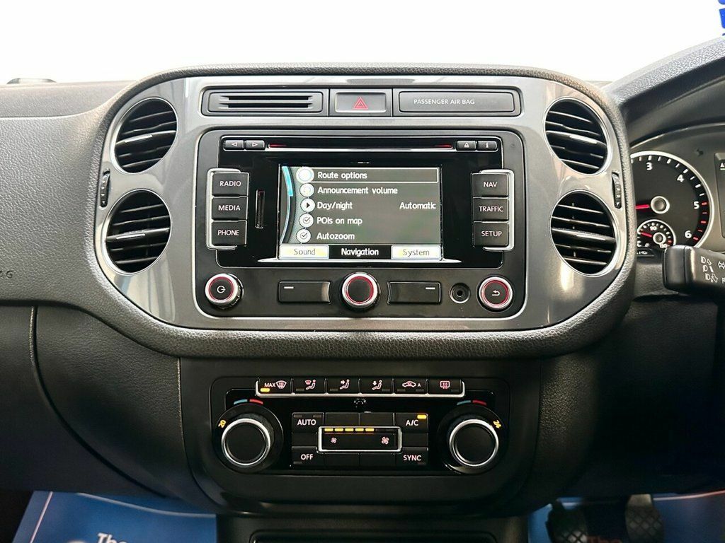 Volkswagen Tiguan Suv  #22