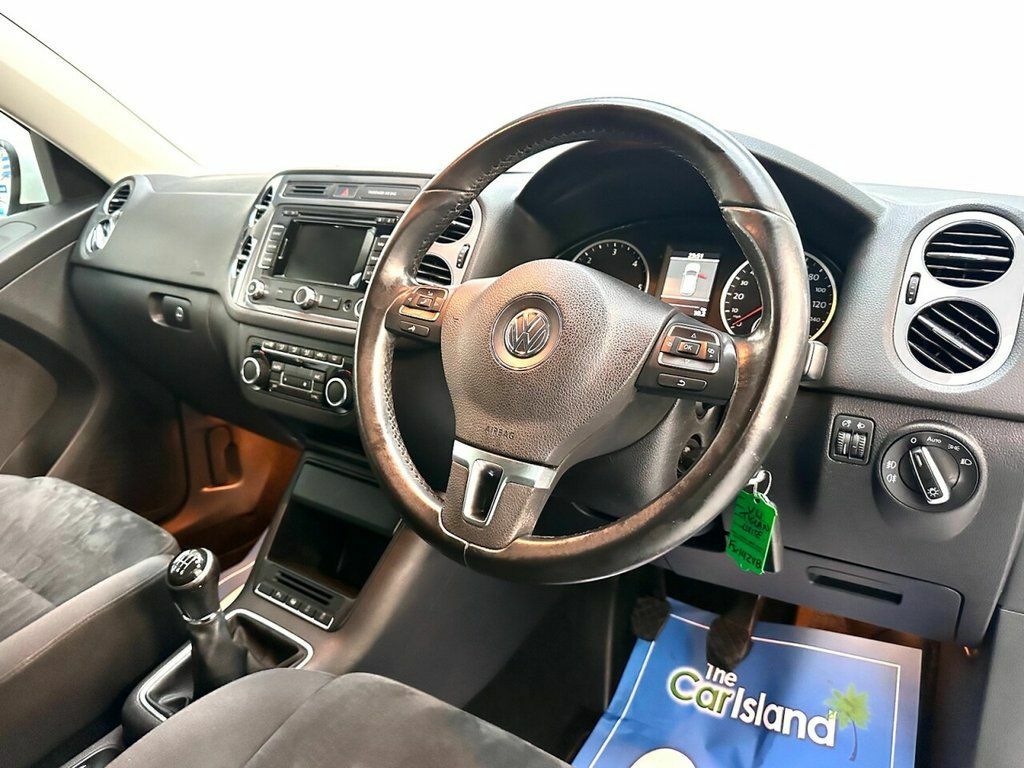 Volkswagen Tiguan Suv  #16