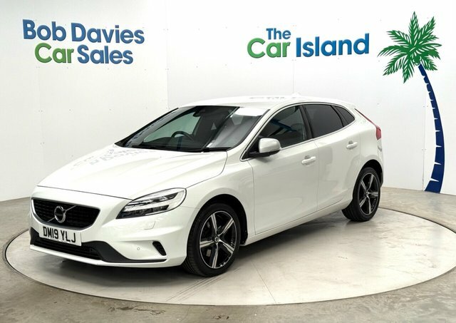Volvo V40 T2 R-design Edition Hatchback DM19YLJ White #3