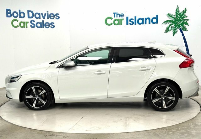 Volvo V40 T2 R-design Edition Hatchback DM19YLJ White #5