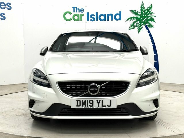 Volvo V40 T2 R-design Edition Hatchback DM19YLJ White #2