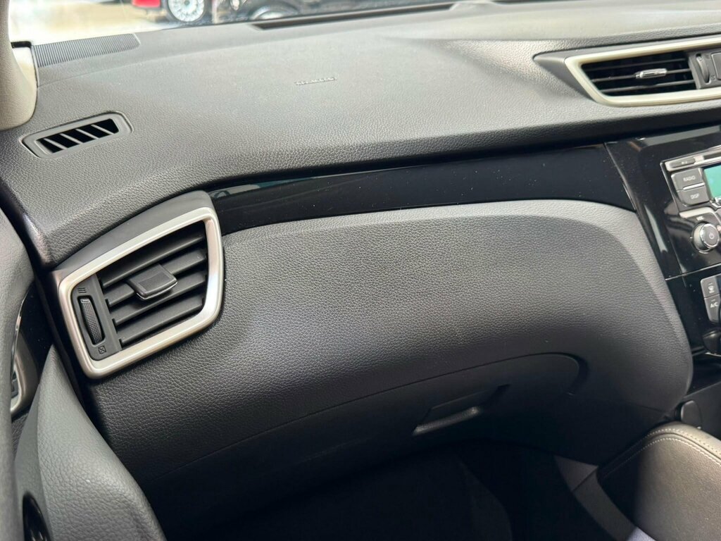 Nissan Qashqai Hatchback Black #27