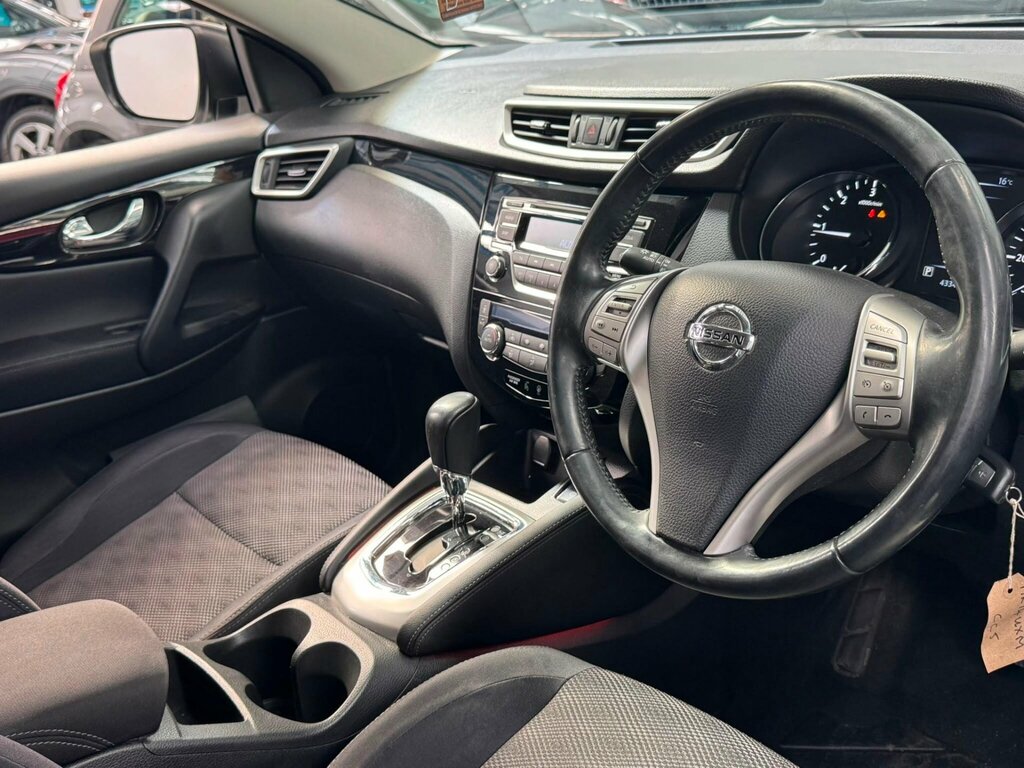 Nissan Qashqai Hatchback Black #15