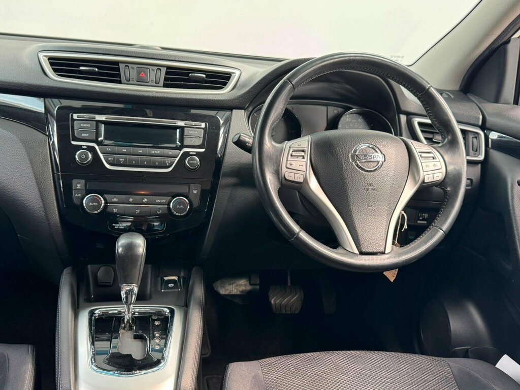 Nissan Qashqai Hatchback Black #13