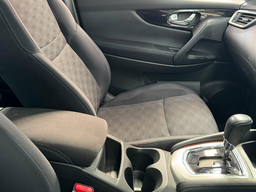Nissan Qashqai Hatchback Black #35