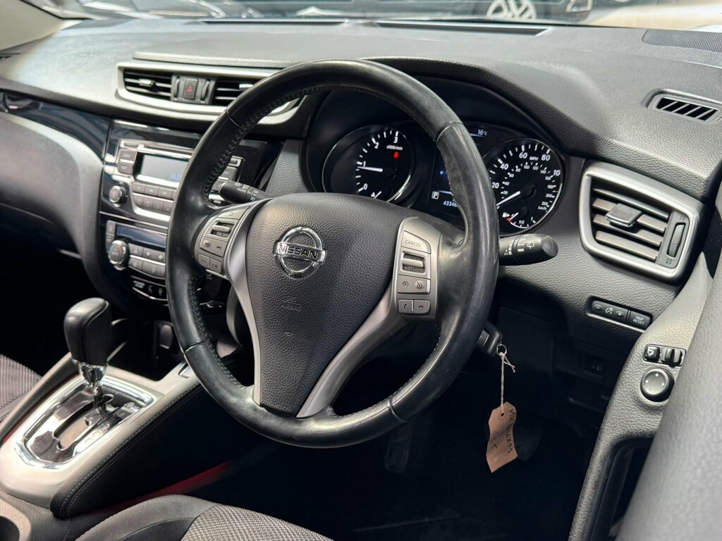 Nissan Qashqai Hatchback Black #29