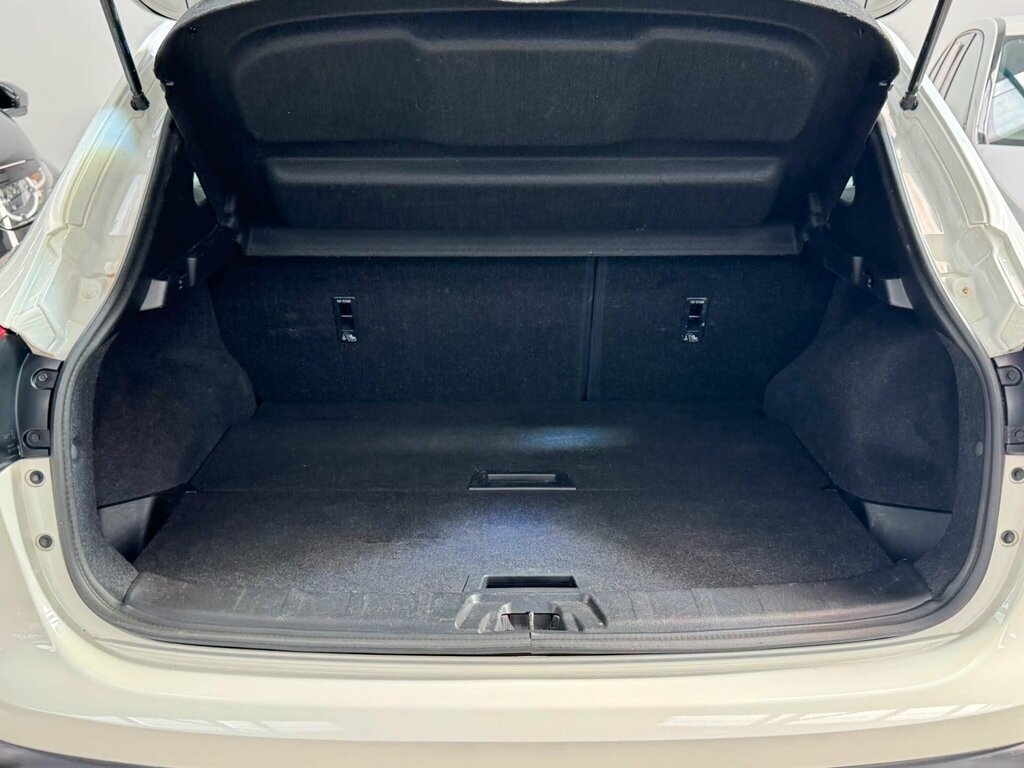 Nissan Qashqai Hatchback Black #28