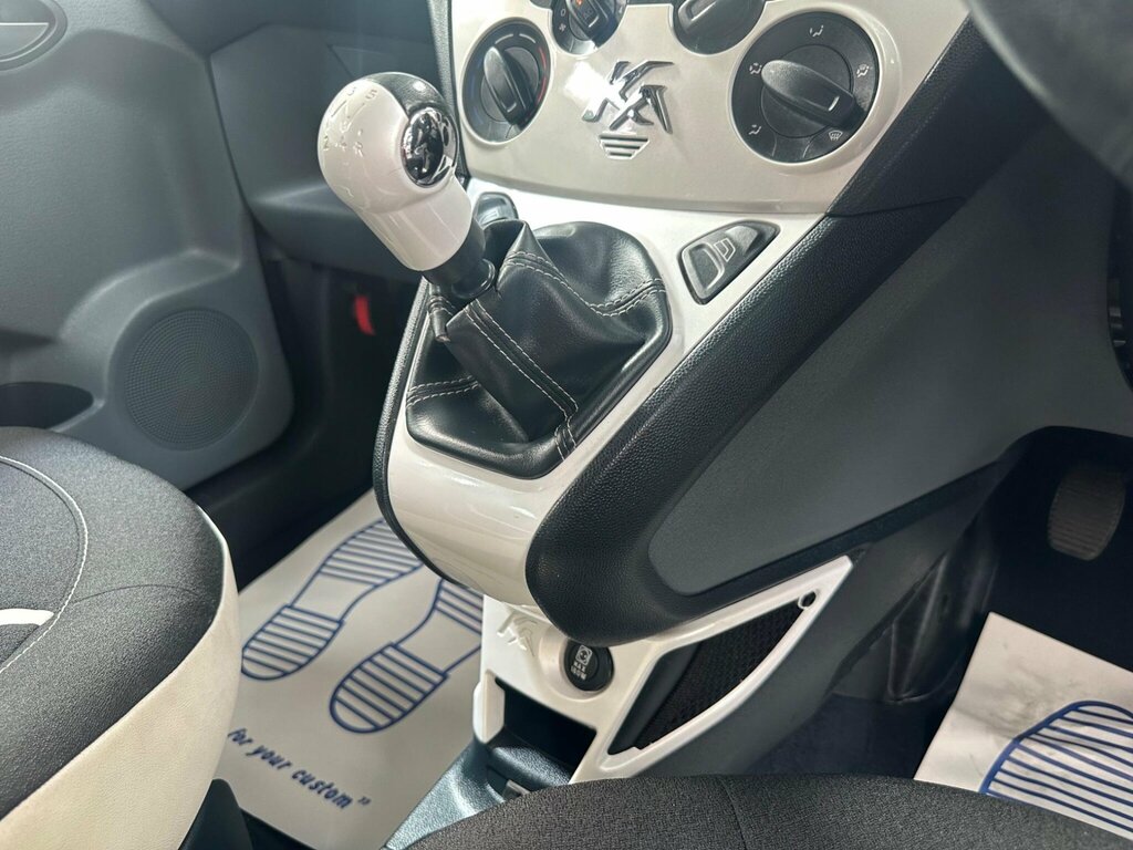 Ford KA Titanium 35 Taxpsensorsclean Mot Silver #18