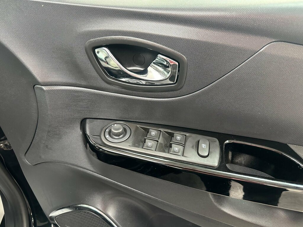 Renault Captur Media-nav Energy 1.4 - Main Dealer Prepared Beige #12