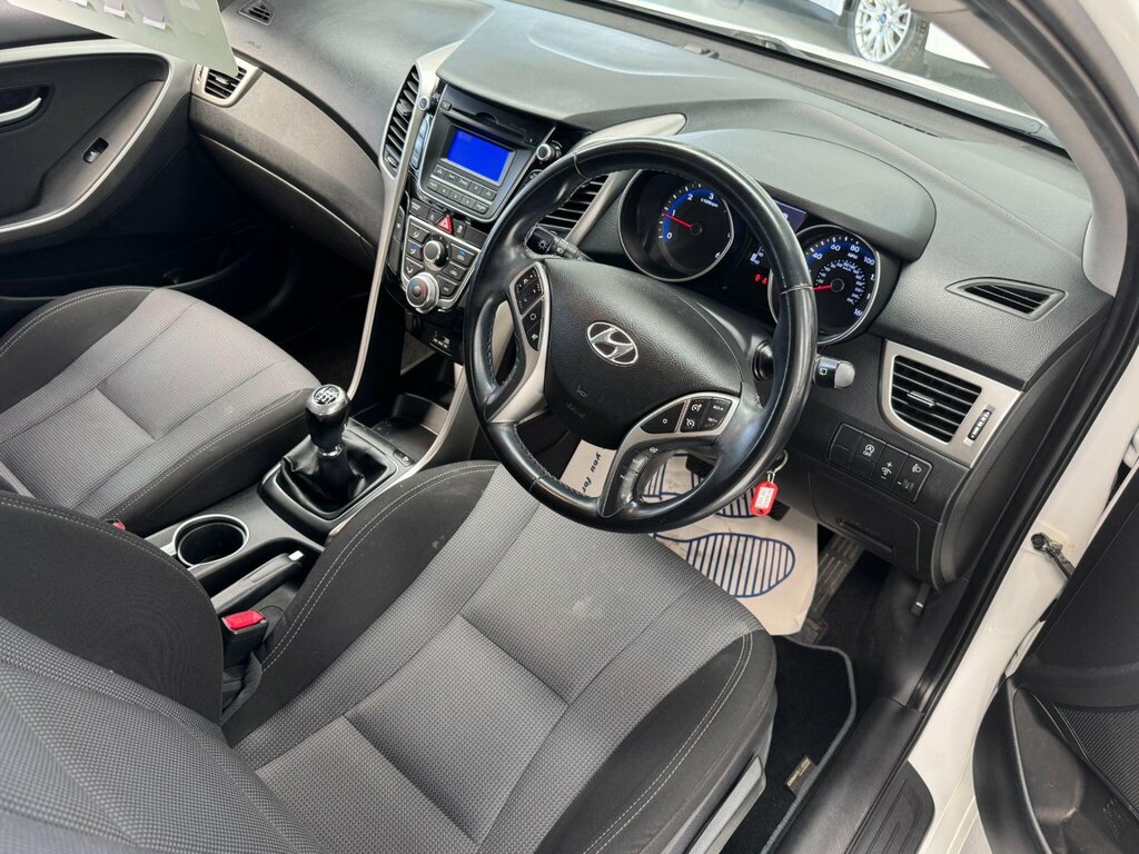 Hyundai I30 1.6 Crdi Blue Drive Se Euro 6 Ss White #3
